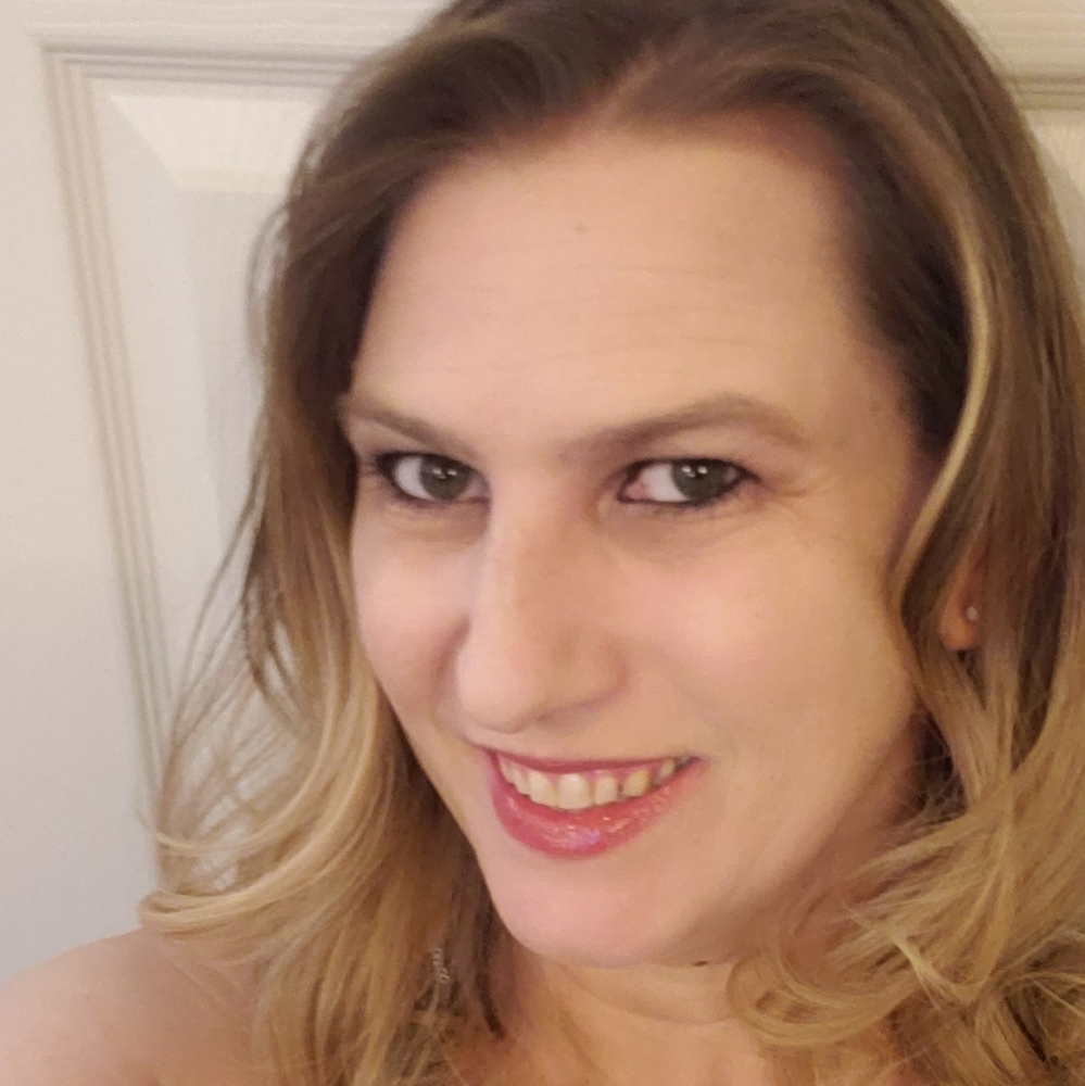 Meet your Posher, Adrienne